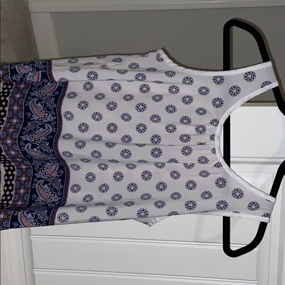 Sleeveless shirt